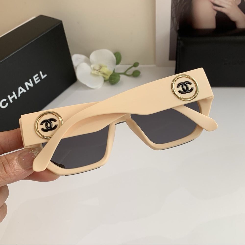 Chanel Cream and Black Women's Sunglasses - Picture 6 of 8